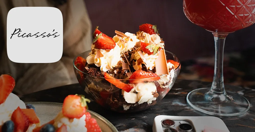 Picasso&rsquo;s strawberry and chocolate sundae